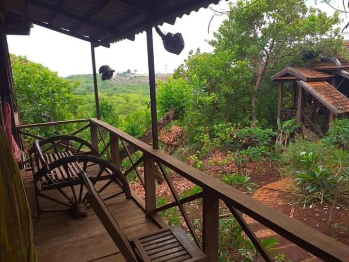 Quiet Garden View Lodge&Trekking Banlung Buitenkant foto