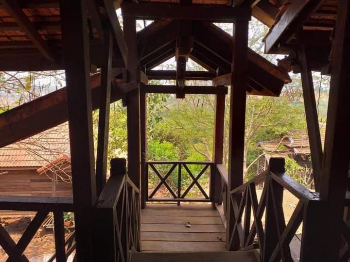 Quiet Garden View Lodge&Trekking Banlung Buitenkant foto